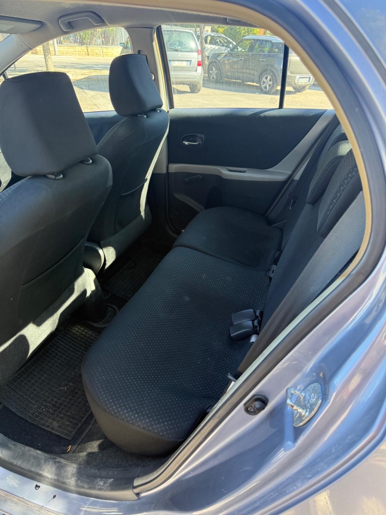 Toyota Yaris 1.0 5 porte sol
