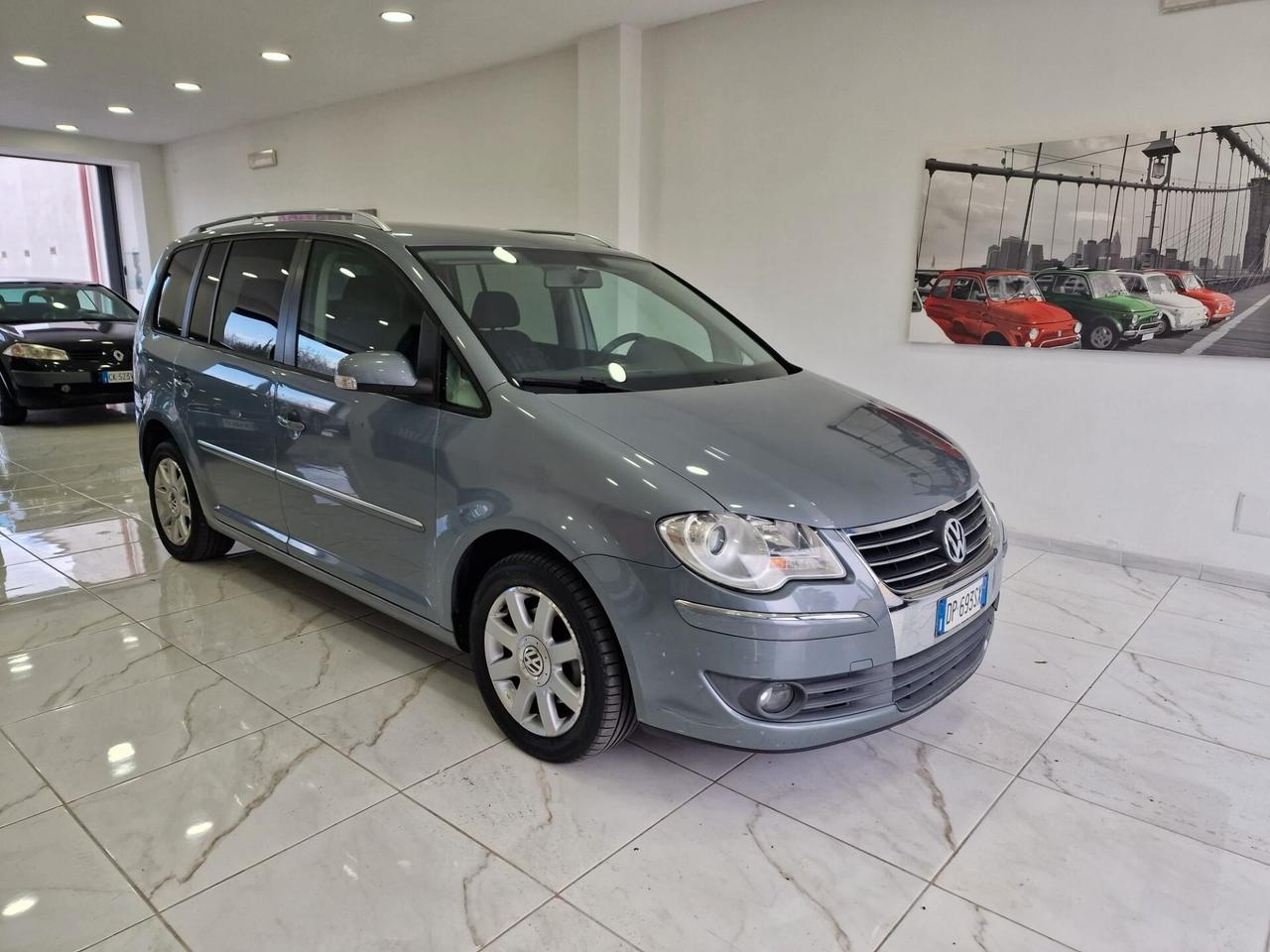 Volkswagen Touran 2.0 Metano 7 POSTI