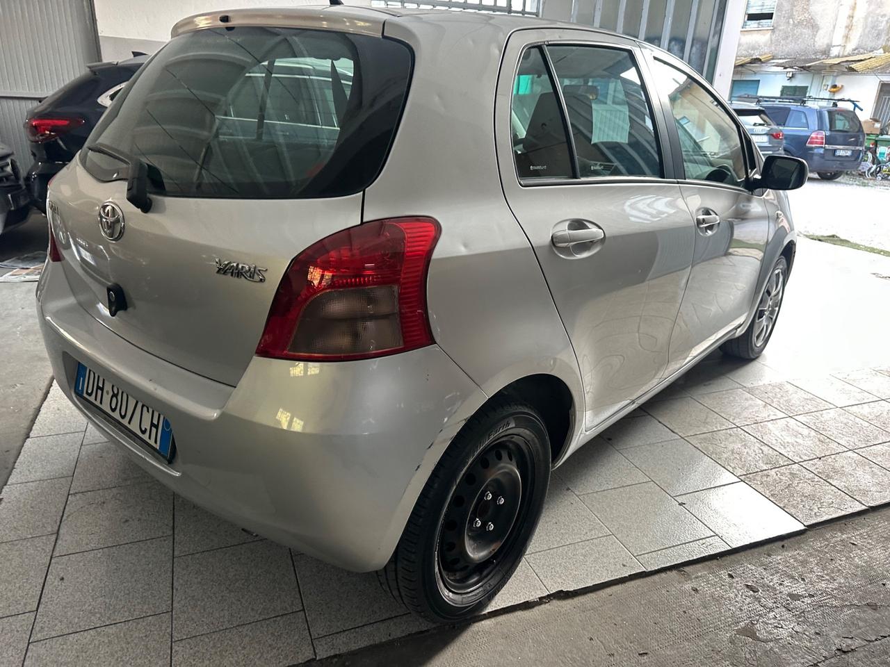 Toyota Yaris 1.0 5 porte Sol