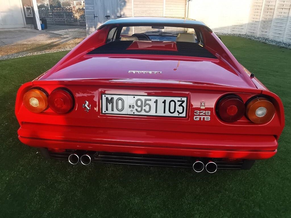 Ferrari 328 GTB (solo 1340 esemplari prodotti)