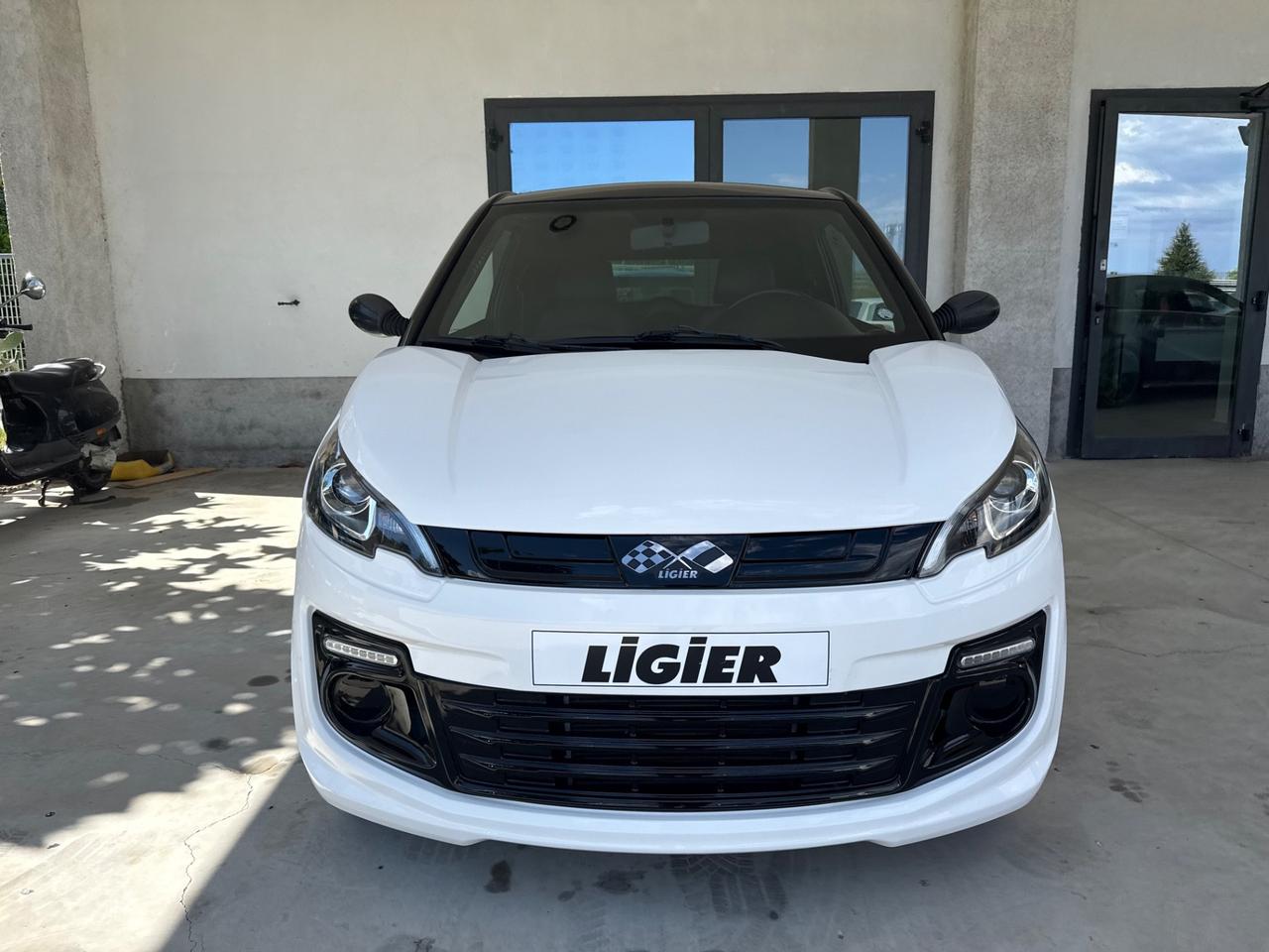Ligier JS JS50 DCI Revolution Elegance Ice