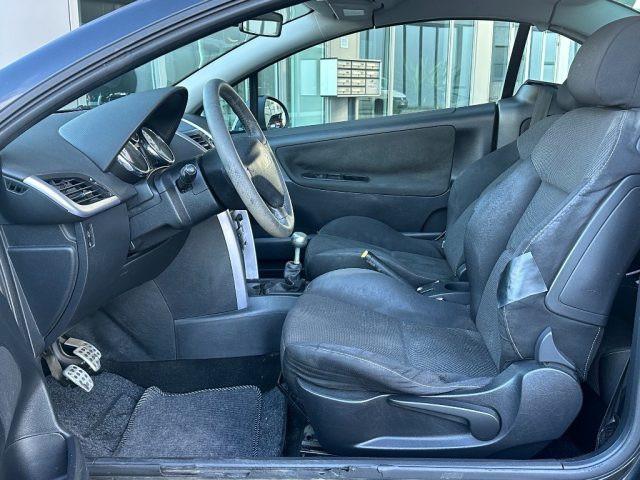 PEUGEOT 207 1.6 HDi 110CV CC Féline