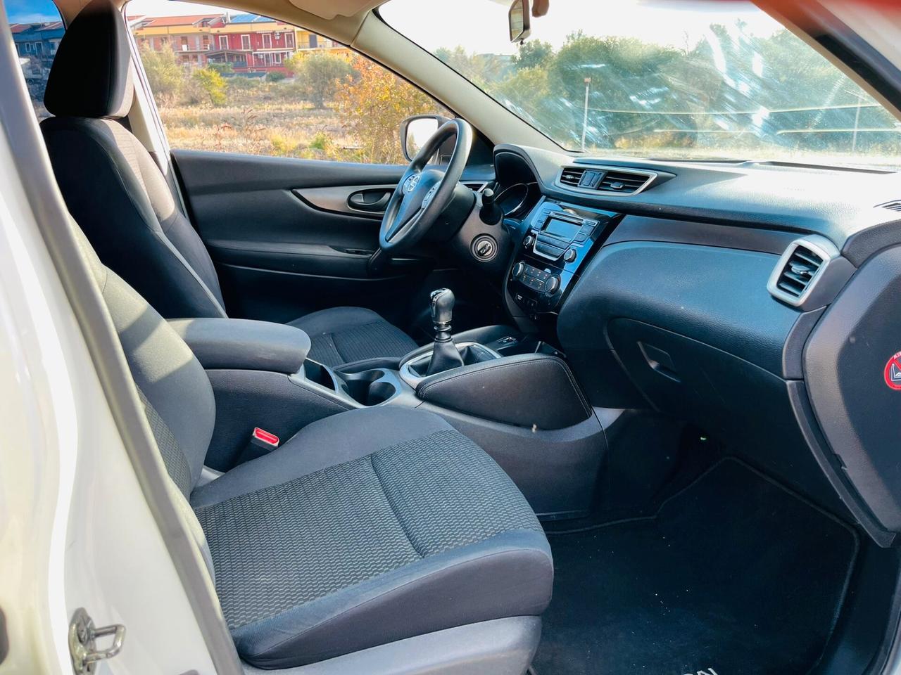 Nissan Qashqai 1.5 dCi Tekna diesel corso sicilia n 34 paterno'