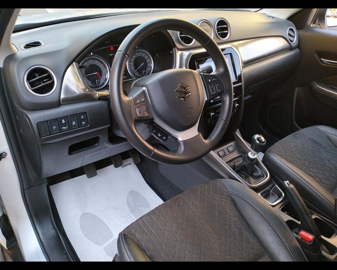 SUZUKI Vitara (2015) Vitara 1.4 Hybrid Top