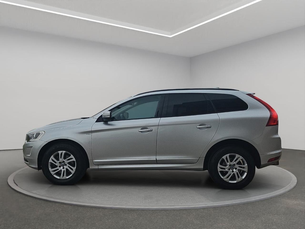 Volvo XC 60 D3 FWD 150CV Momentum AUTO NAVI