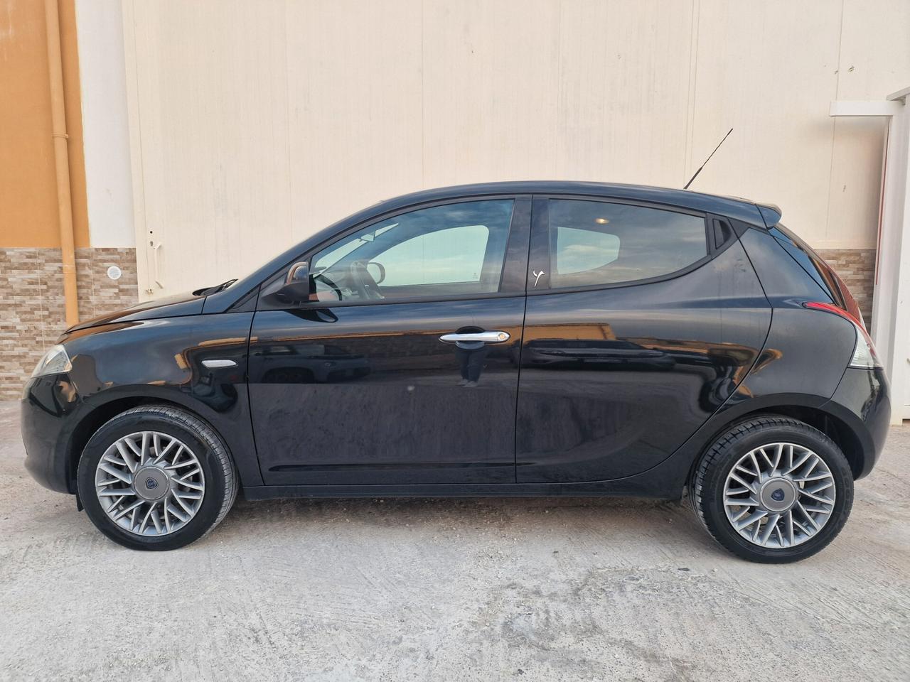 Lancia Ypsilon 1.3 MJT 95CV