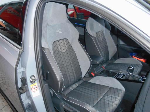 Volkswagen Golf 1.5 tsi evo R-Line 130cv SEDILI A GUSCIO