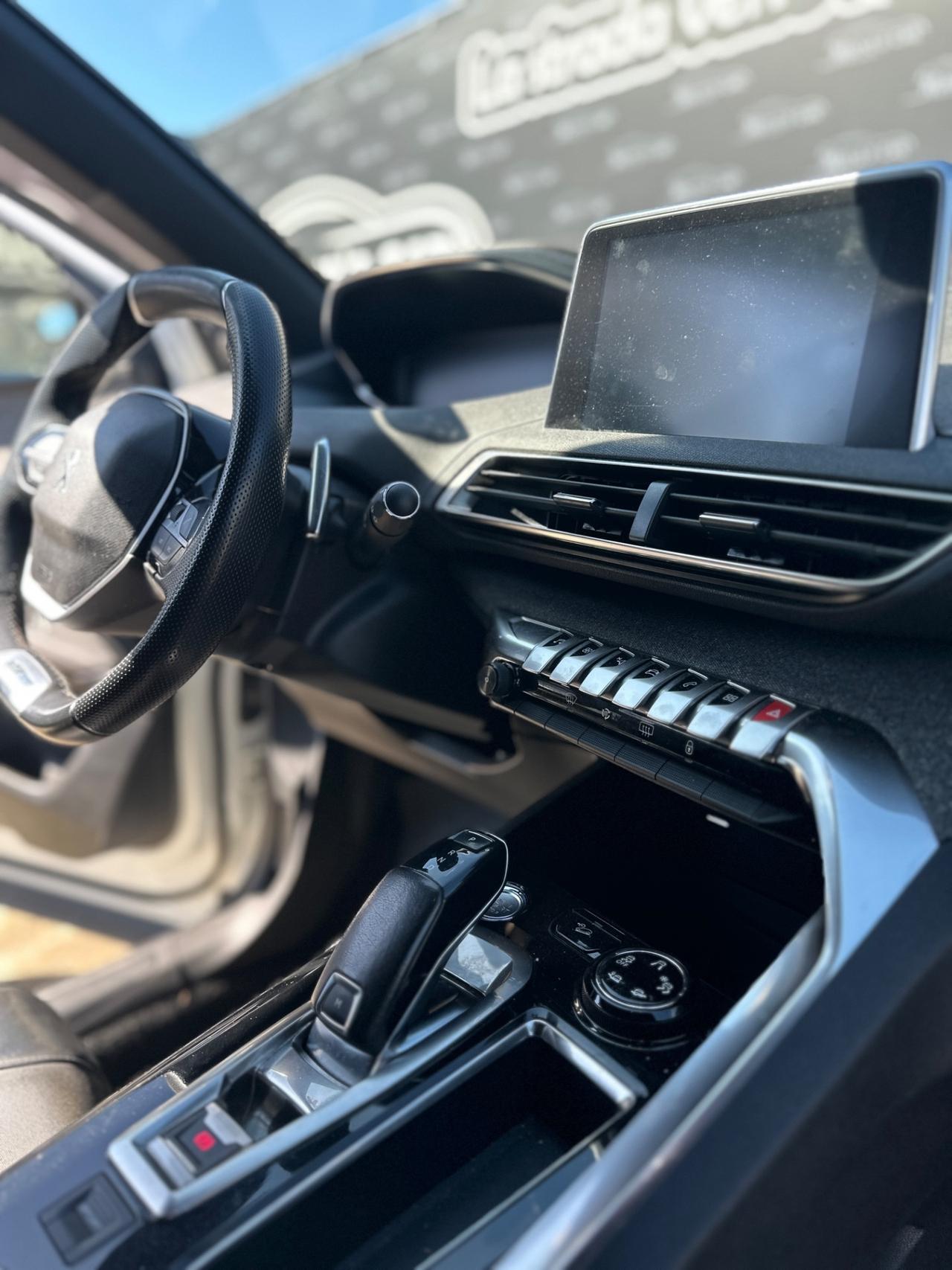 PEUGEOT 3008 (anno 2019)CAMBIO AUTOMATICO