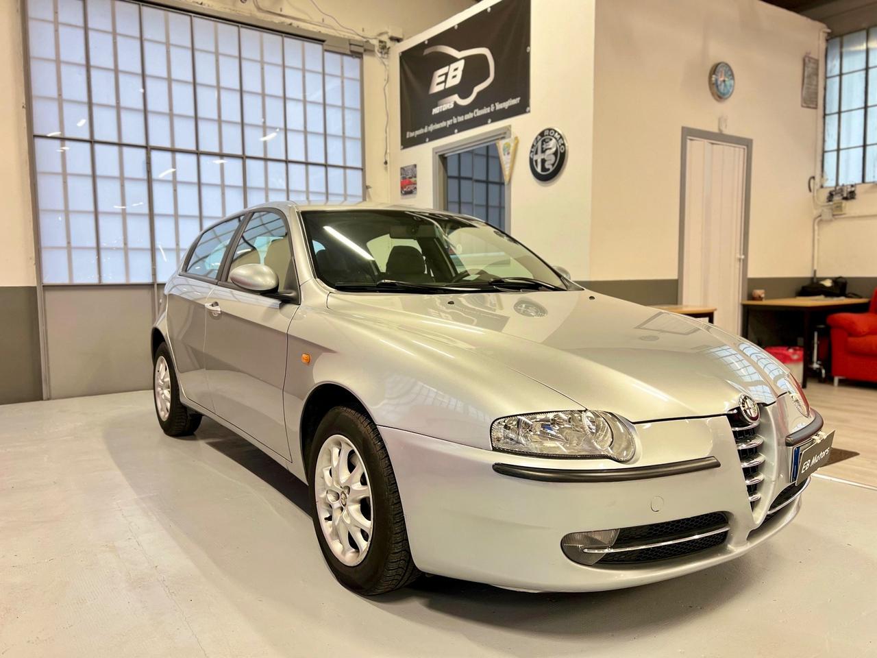 Alfa Romeo 147 1.6 16V Twin Spark Distinctive 5p