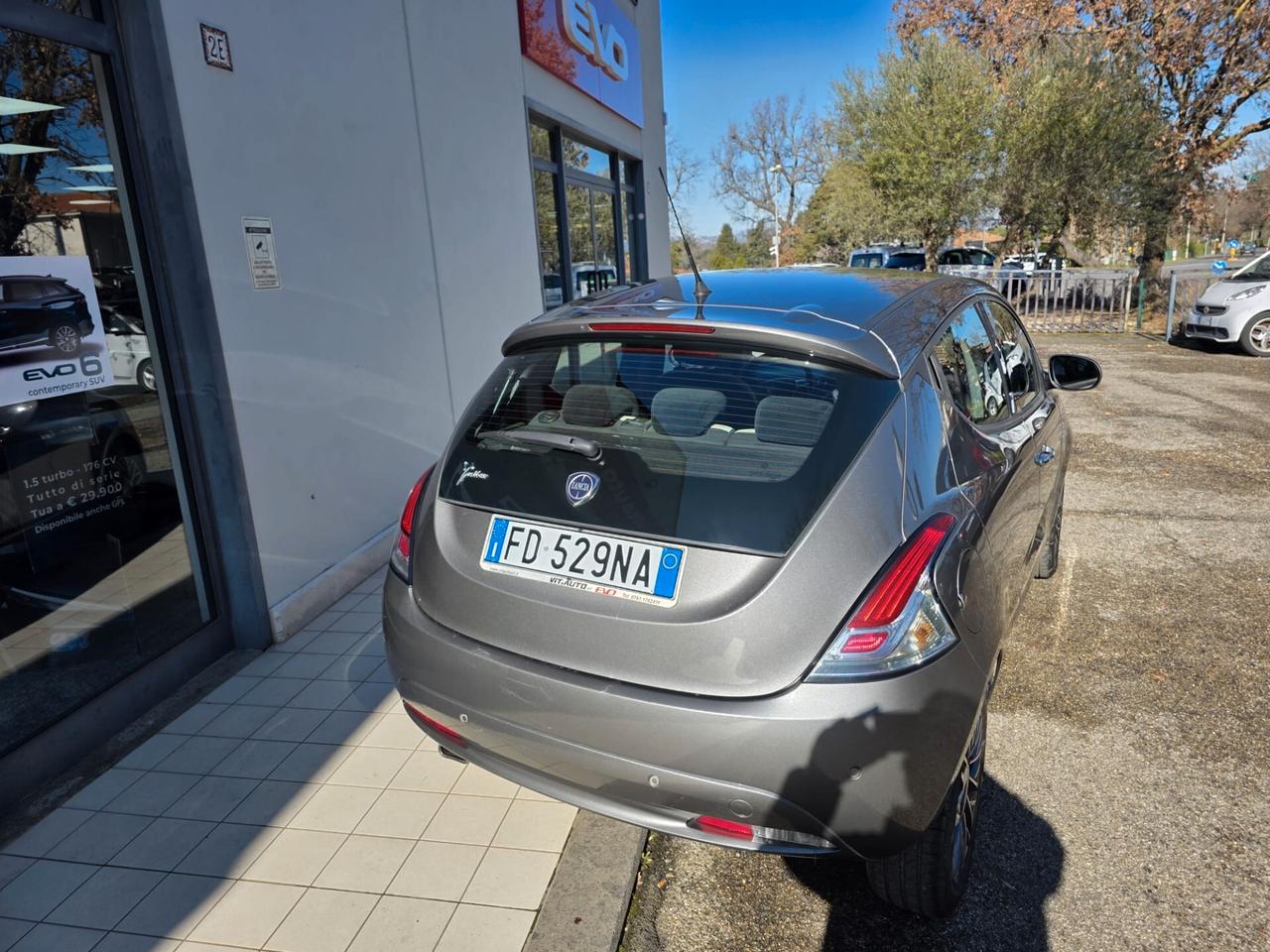 Lancia Ypsilon 1.2 69 CV 5 porte GPL Ecochic Gold