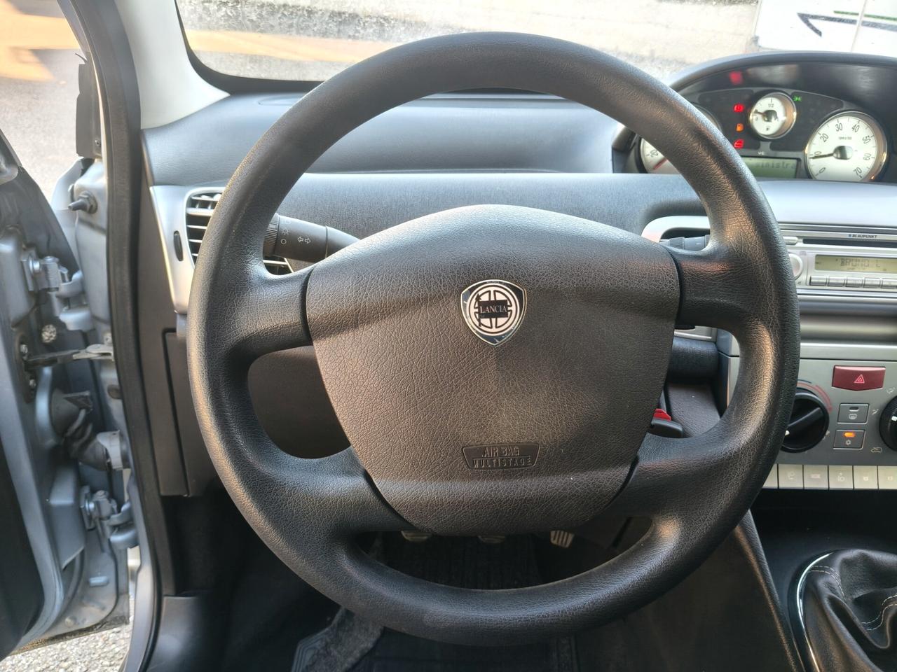 Lancia Ypsilon 1.2 SOLAMENTE 60.000 KM