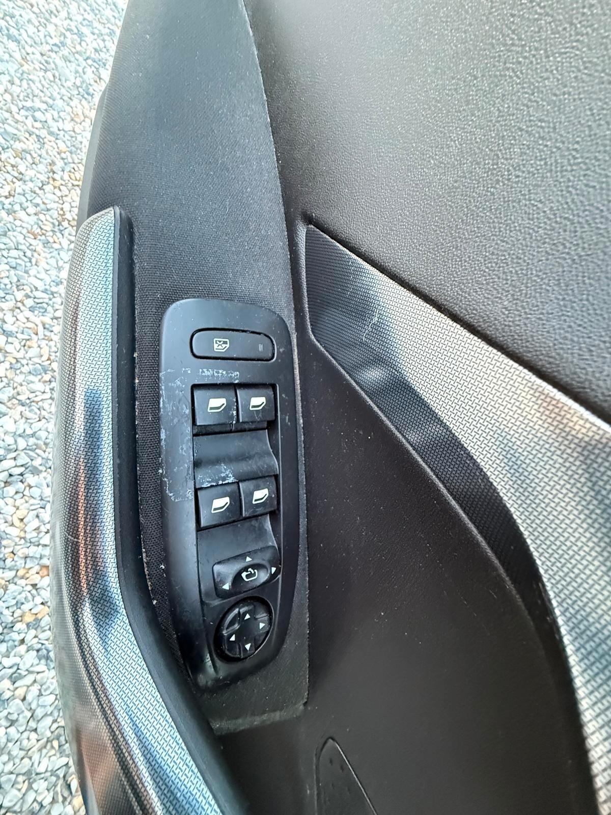 Peugeot 2008 1.6 e-HDi 115 CV Stop&Start Allure