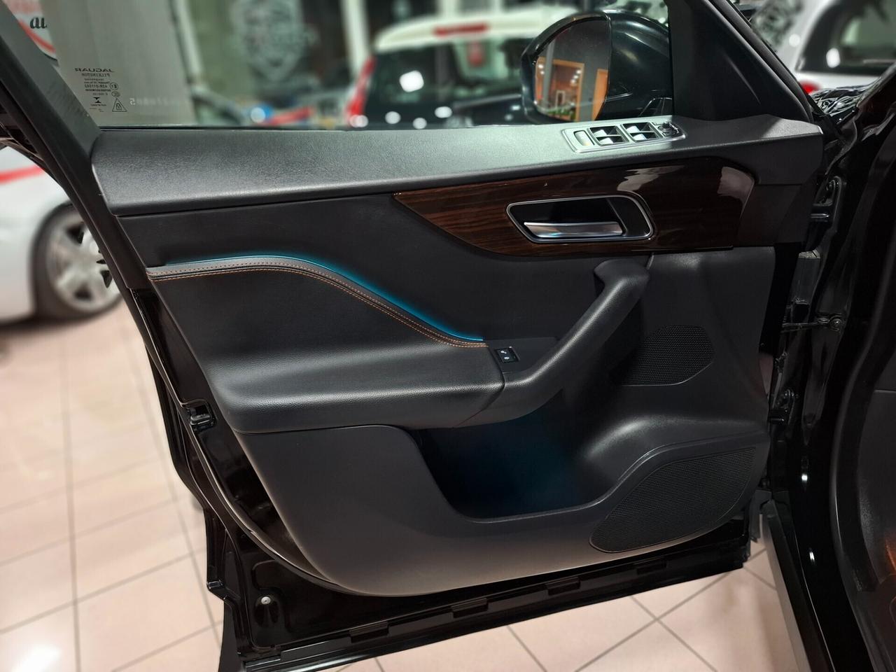 Jaguar F-Pace 2.0 D 180 CV euro 6