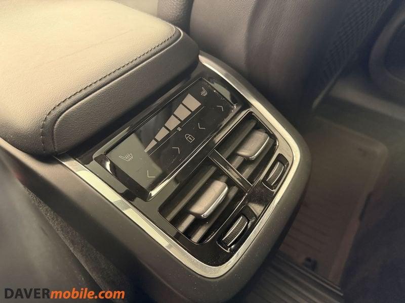 Volvo XC60 B4 D AWD automatico Ultimate Dark AUTOCARRO + IVA
