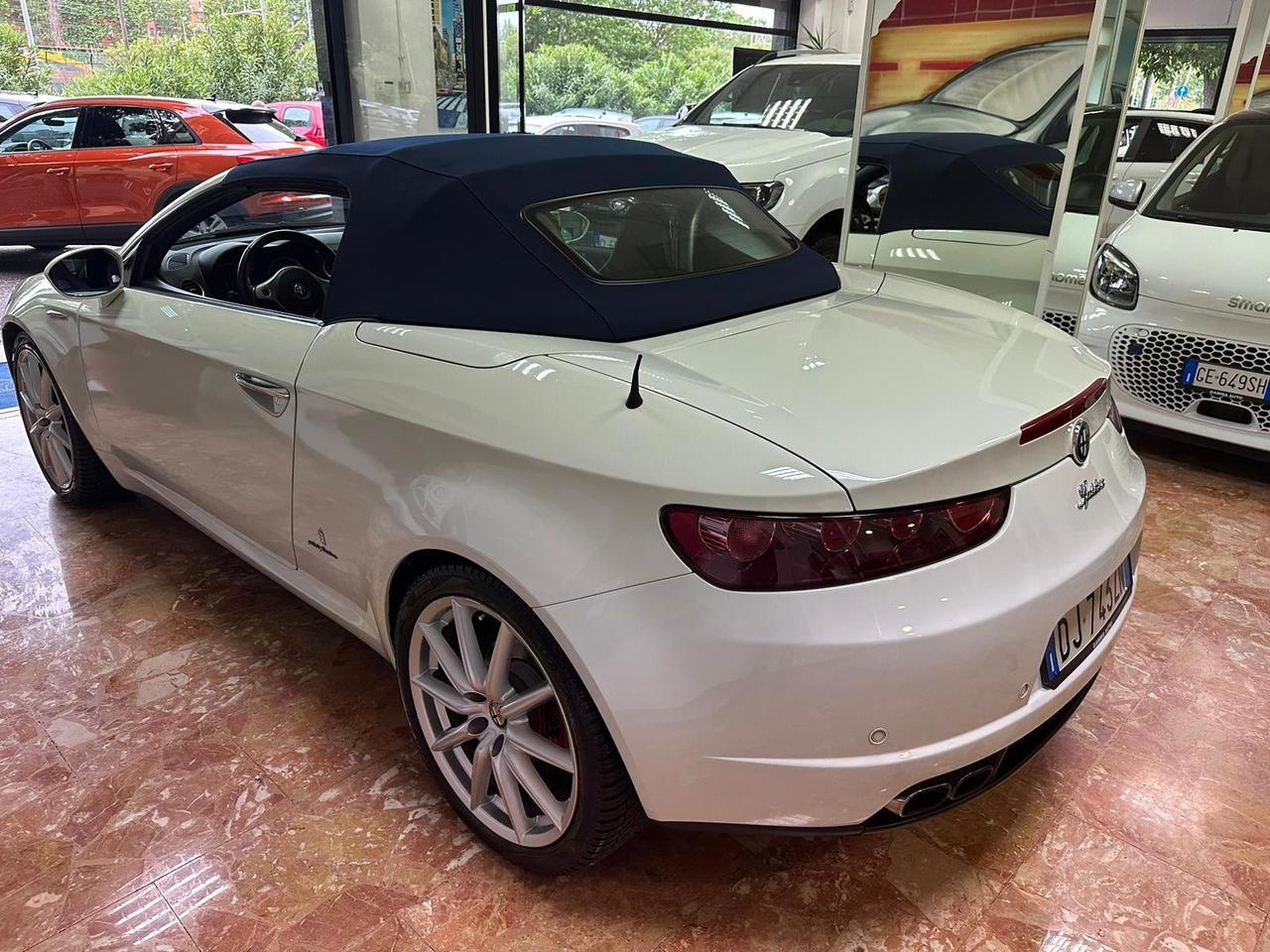 ALFA ROMEO SPIDER 2.2. JTS BIANCO PANNA PELLE FRAU BORDEAUX CAPPOTTE BLU KM 38.500 TAGLIANDI ALFA ROMEO COME NUOVA