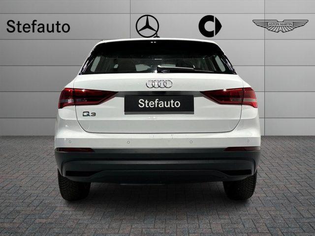 AUDI Q3 35 TDI S tronic Business