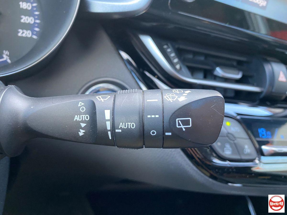TOYOTA - C-HR 1.8h Trend e-cvt Hybrid