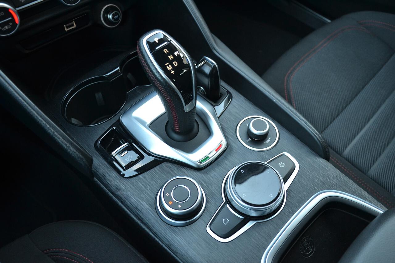 Alfa Romeo Giulia 2.2 160CV AT8 ROSSO EDIZIONE *PAD.F1-NAV-LED-TELEC