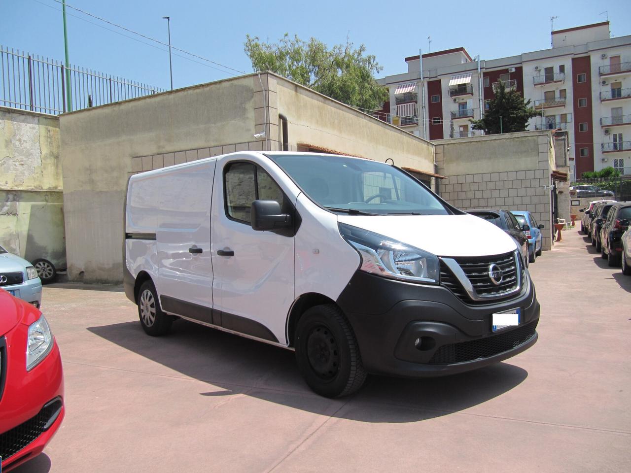 NISSAN NV300
