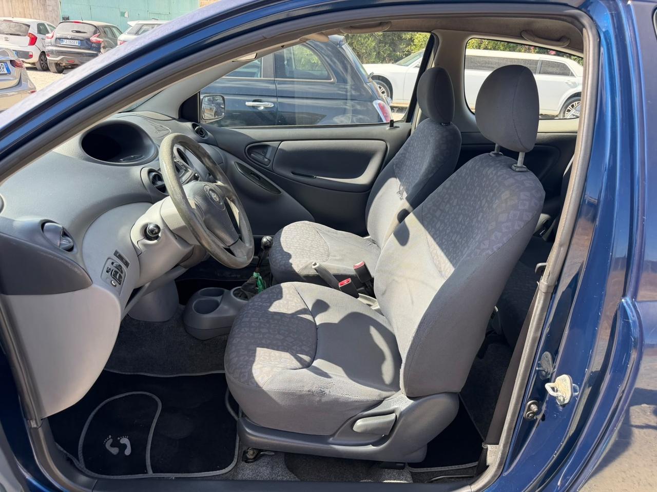 Toyota Yaris 1.3 Benzina-Gancio Traino-Neopatentati