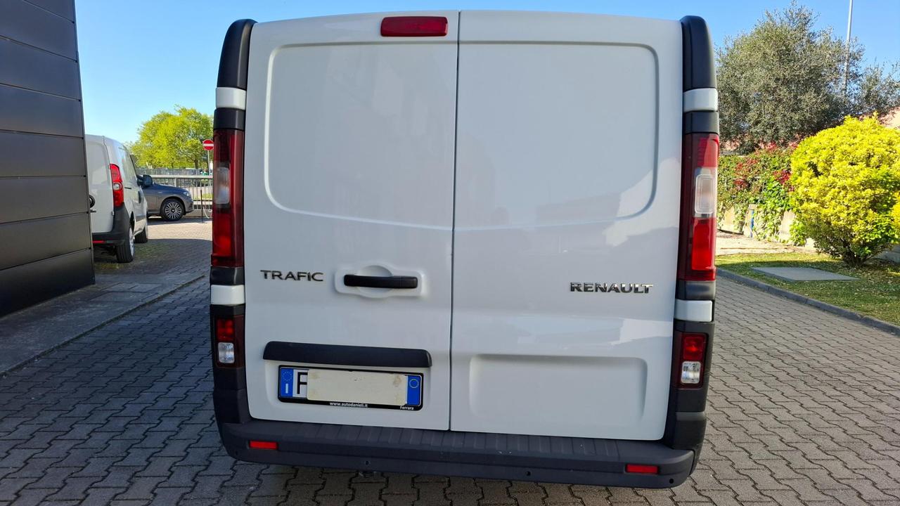 RENAULT Trafic T27 1.6 dci 120cv L1H1 Ice E6
