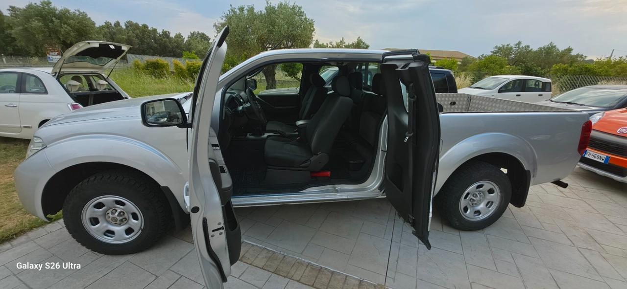 Nissan Navara 2.5 dCi King Cab LE