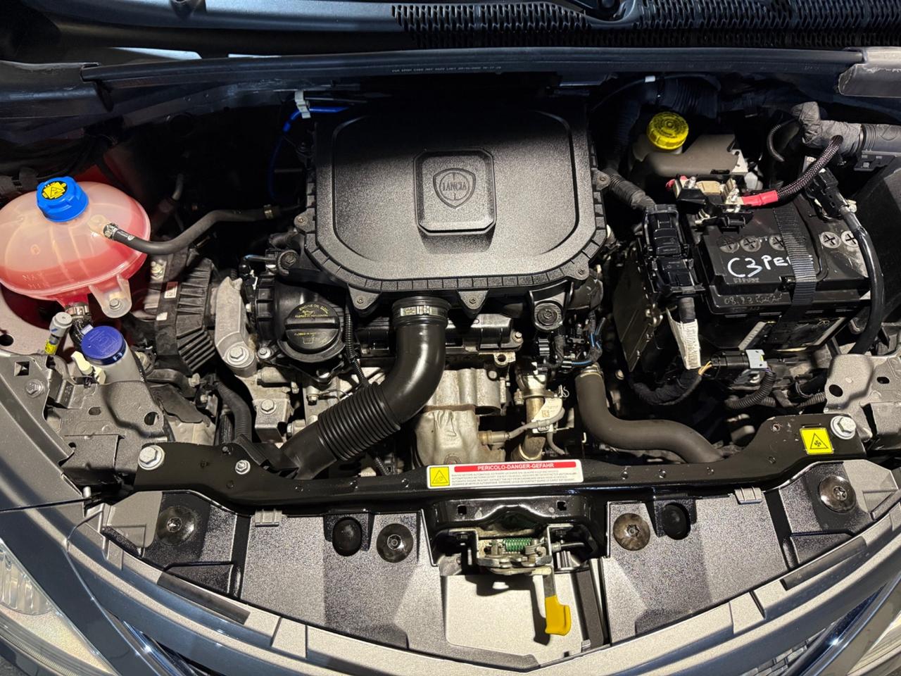 Lancia Ypsilon 1.0 FireFly 5 porte S&S Hybrid Ecochic Gold