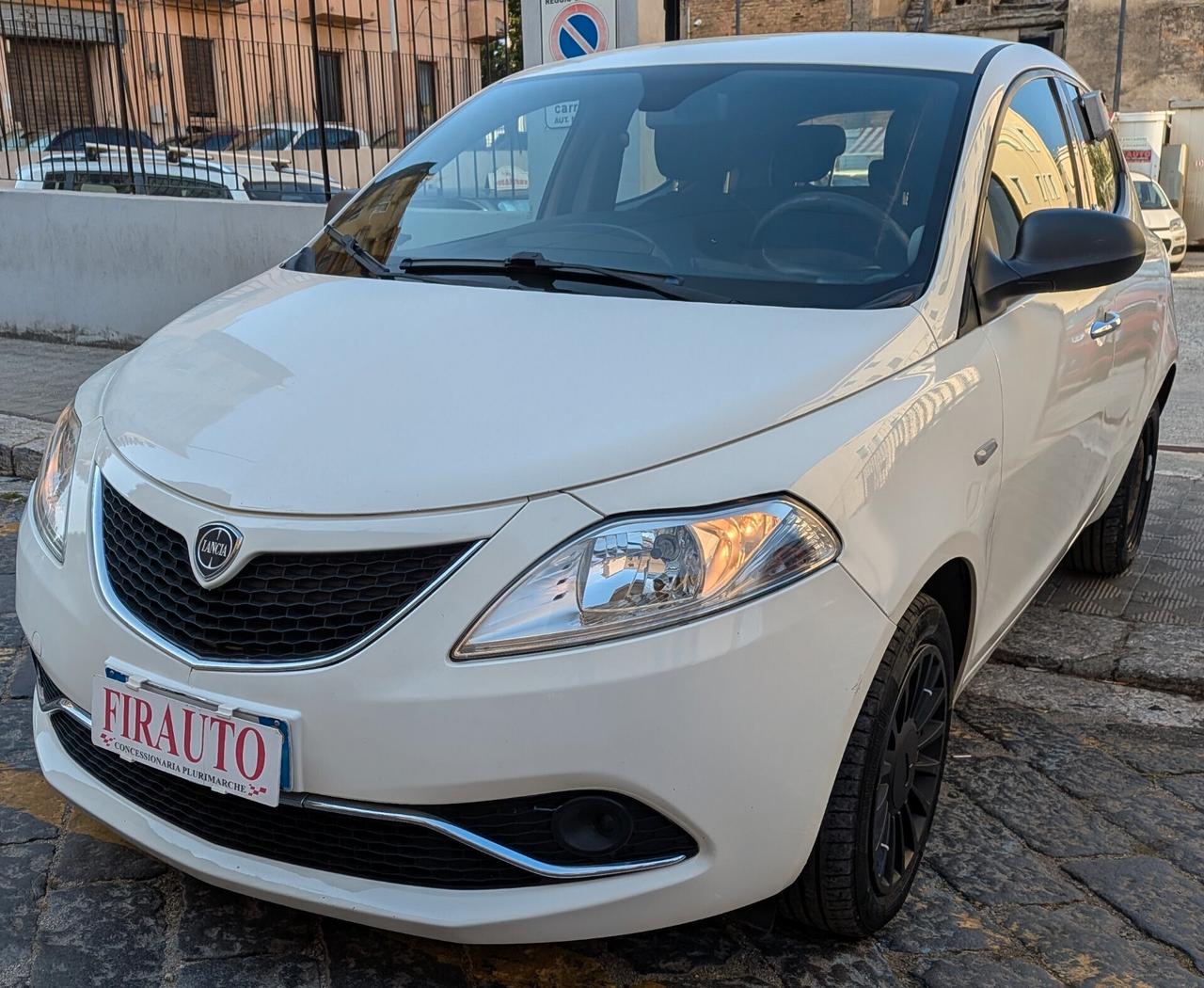 Lancia Ypsilon 1.3 MJT 16V 95 CV 5 porte S&S Silver