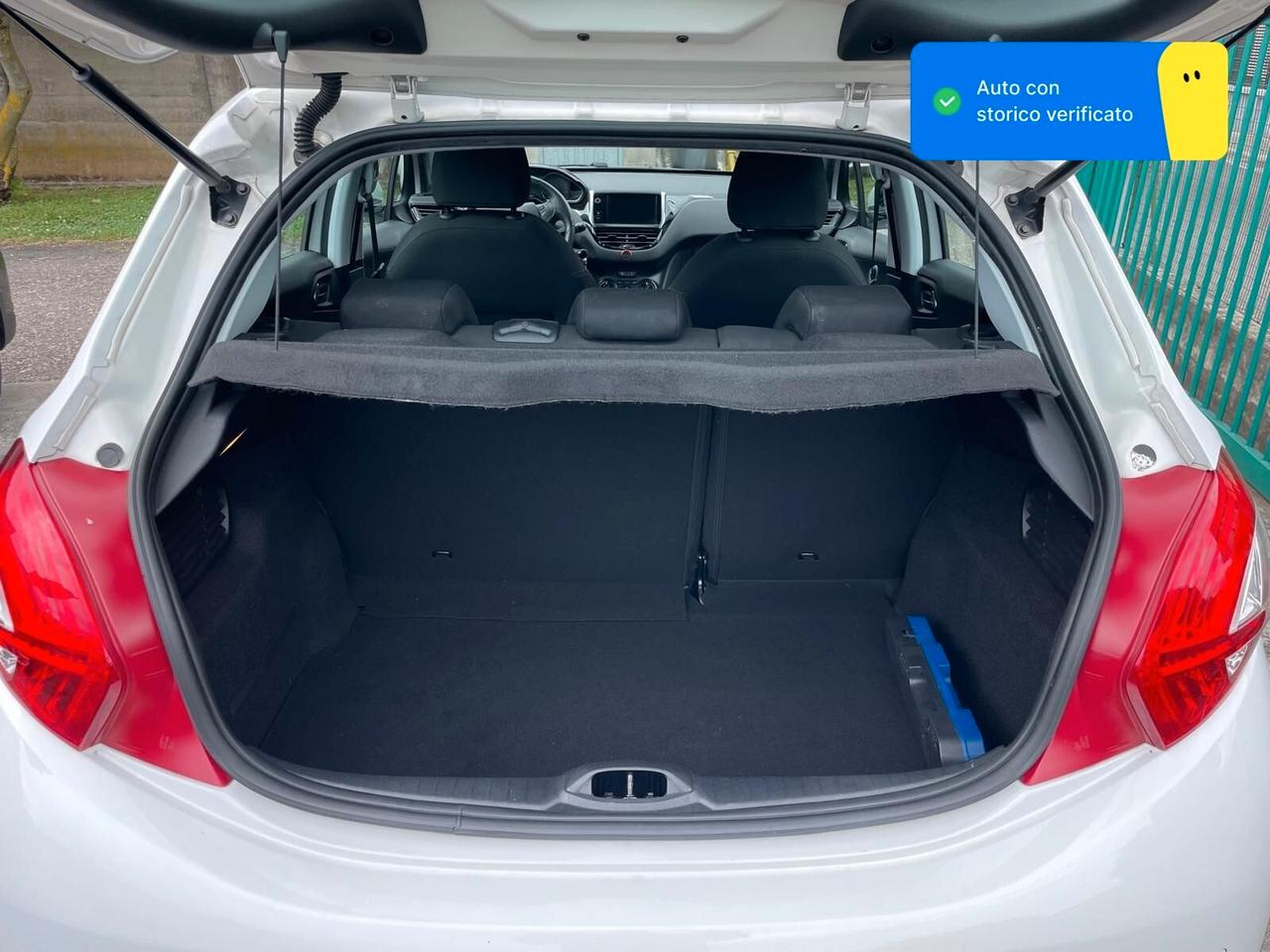 Peugeot 208 1.4 HDi 68 CV 5 porte Allure