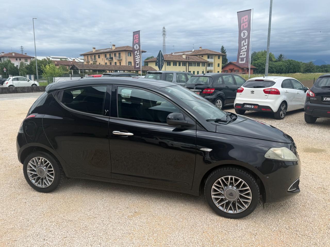 Lancia Ypsilon 0.9 TwinAir 85 CV 5 porte S&S Platinum