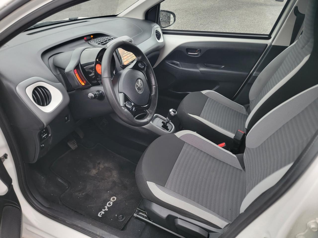 Toyota Aygo 1.0 VVT-i x-play MMT SOLO 48 MILA KM !