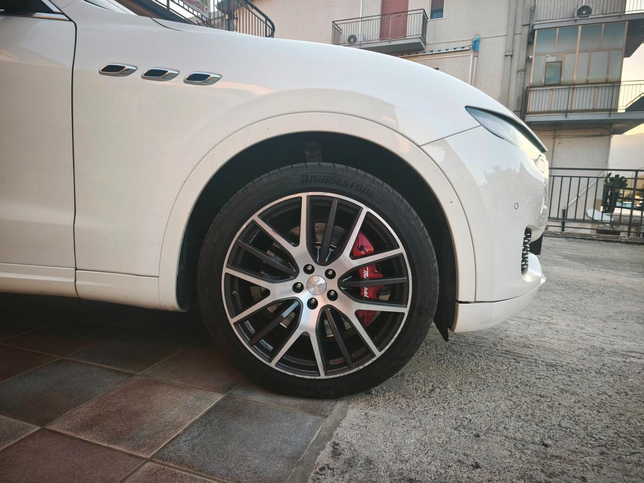 Maserati Levante SQ4 V6 430 CV TETTO