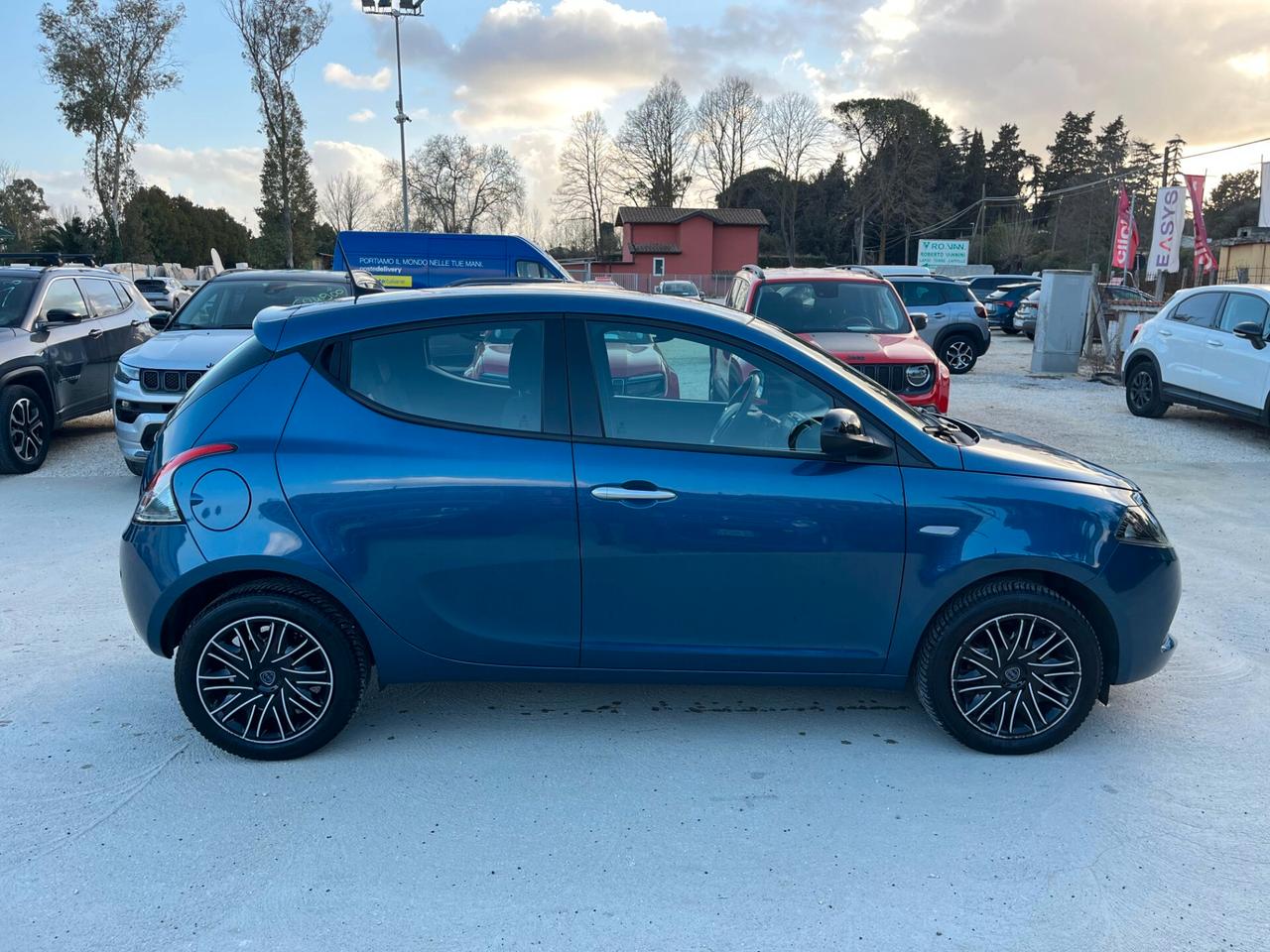 Lancia Ypsilon 1.0 FireFly 5 porte S&S Hybrid Gold