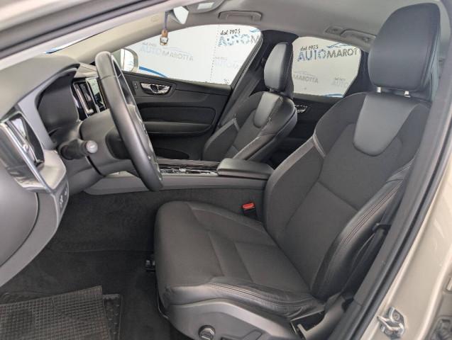 Volvo XC60 2.0 b4 Momentum Pro awd auto