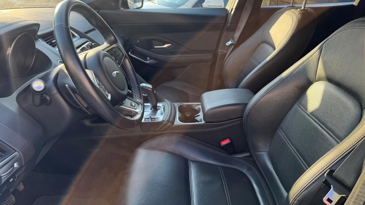Jaguar E-Pace 2.0D 150 CV AWD aut. R-Dynamic S