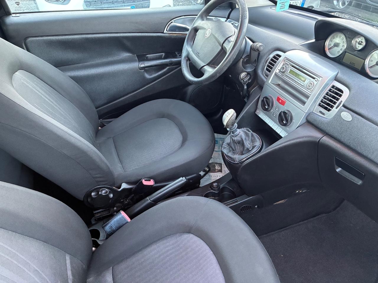 Lancia Ypsilon 1.2 69cv Unyca - 2012