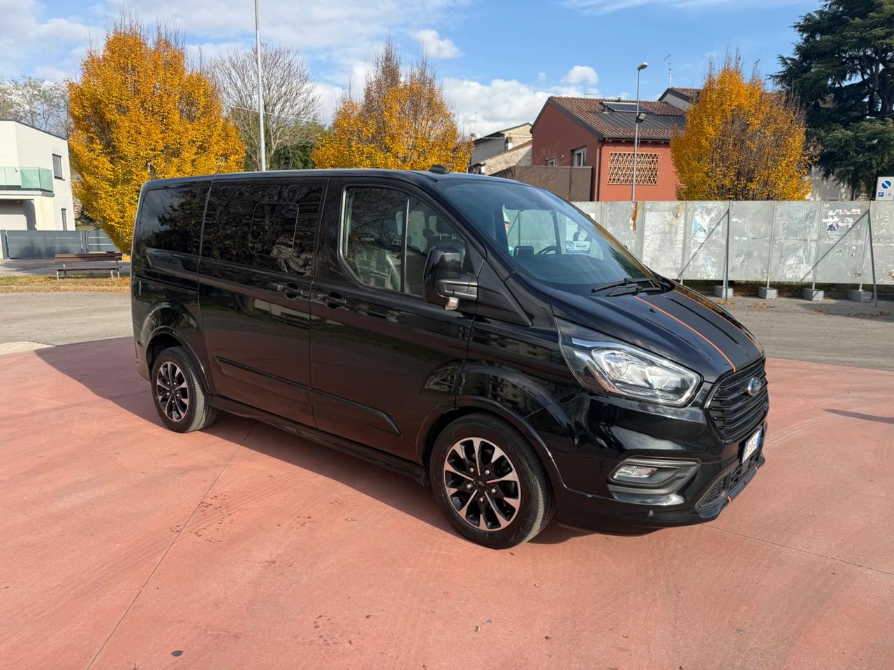 Ford Tourneo Custom 320 2.0 TDCi 185CV PC Sport