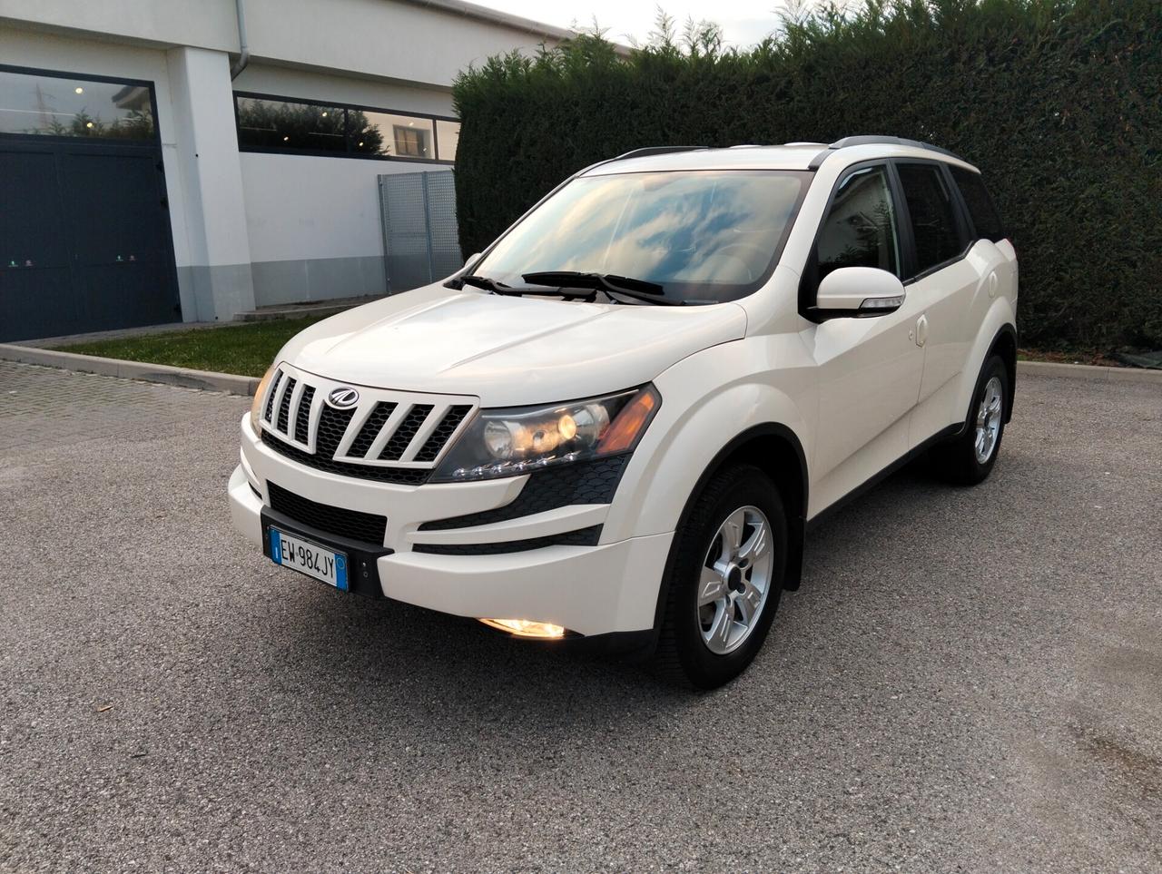 Mahindra XUV500 2.2 16V AWD W8