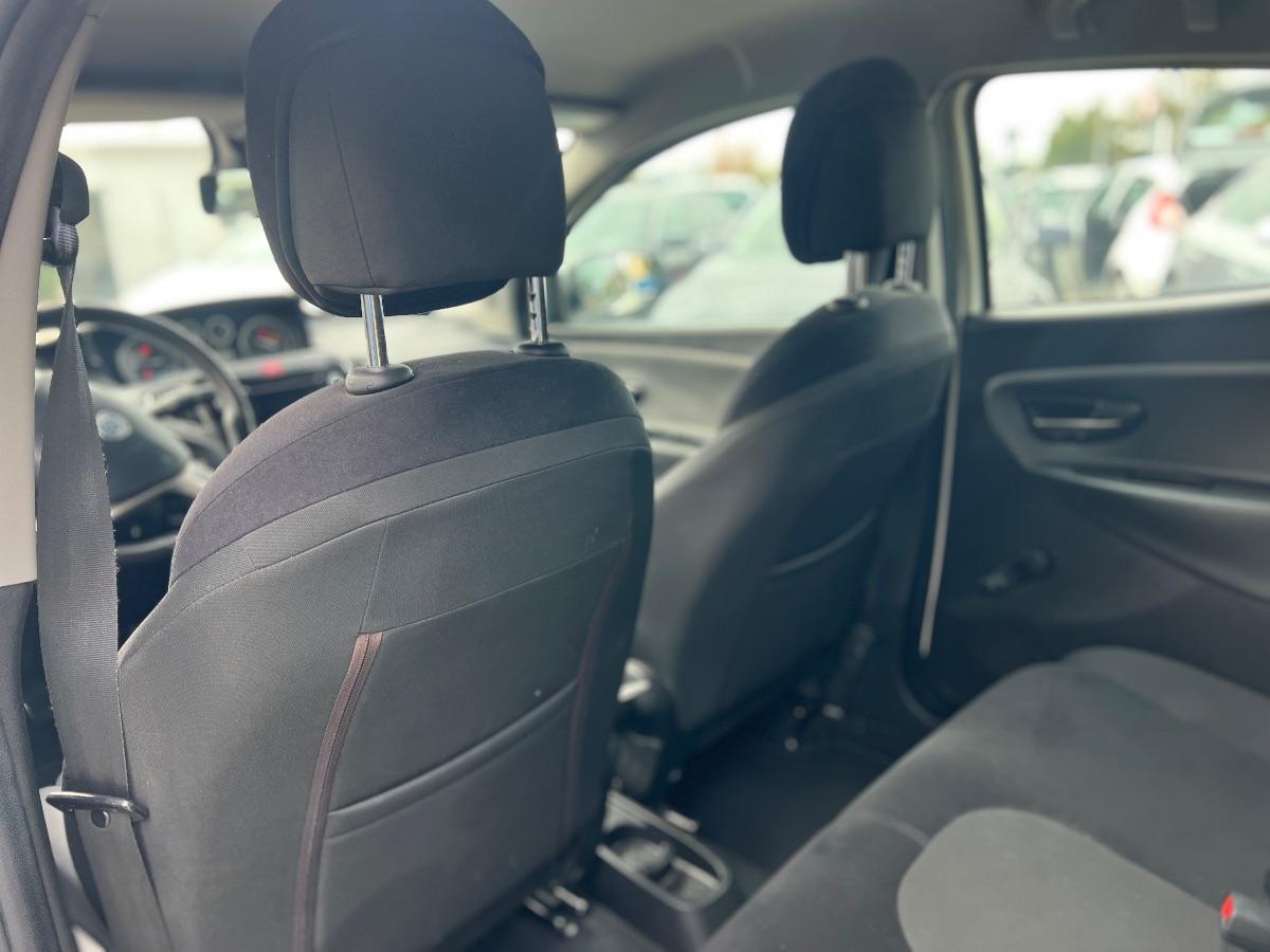 LANCIA - Ypsilon - 1.2 69 CV 5 porte Silver