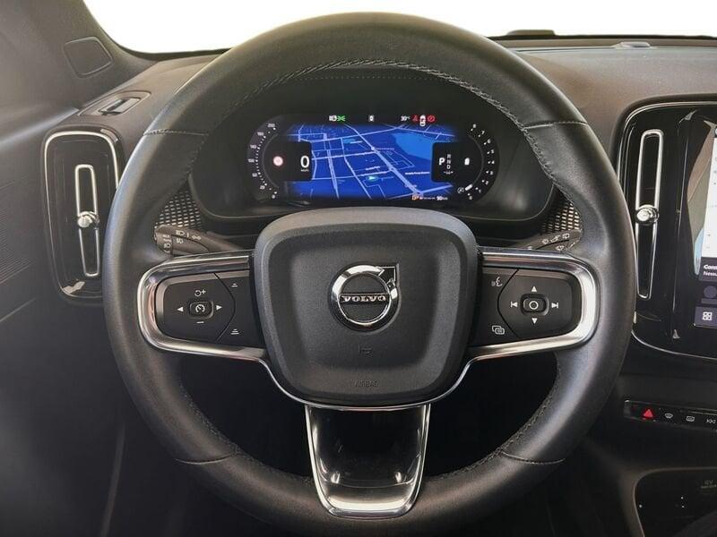 Volvo XC40 B3 163+14 CV Automatico LED Core N1 Autocarro