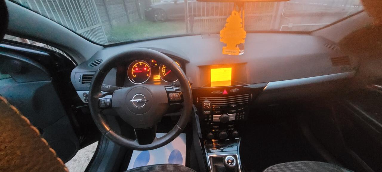 Opel Astra GTC 1.7 CDTI 101CV 3 porte Cosmo