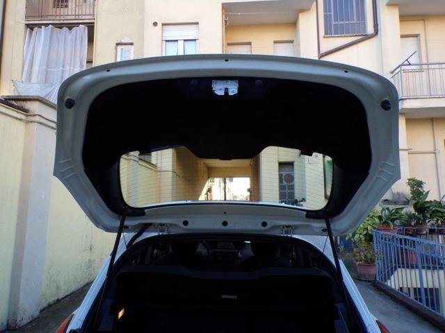 LANCIA Ypsilon 1.0 FireFly 5 porte S&S Hybrid Ecochic Silver