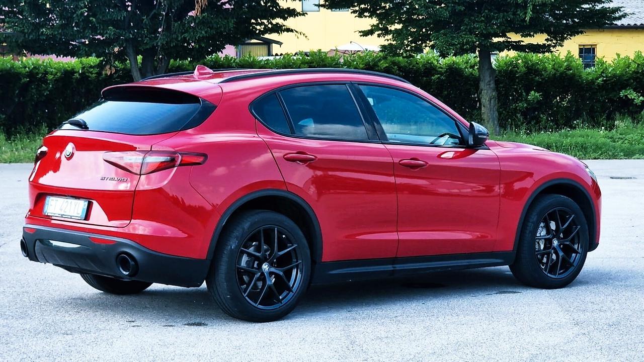 Alfa Romeo Stelvio 2.2 Turbodiesel 190 CV AT8 Q4 B-Tech