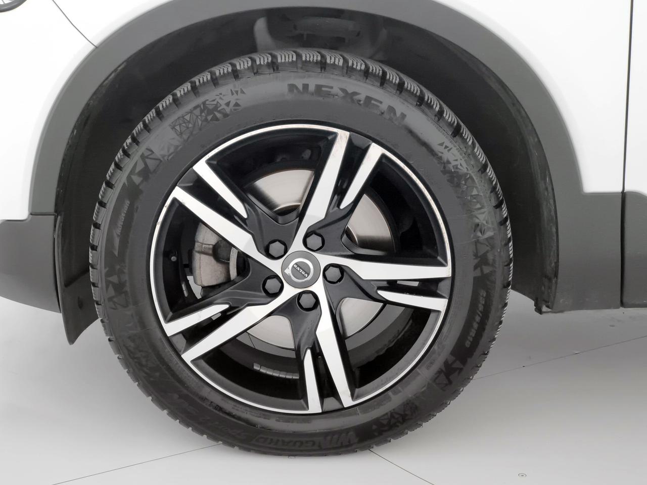 Volvo XC40 2.0 d4 R-design awd