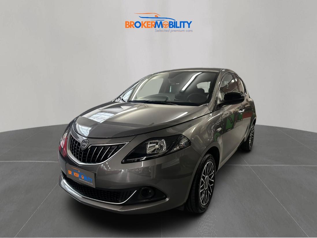Lancia Ypsilon 1.0 FireFly 5 porte S&S Hybrid Platino