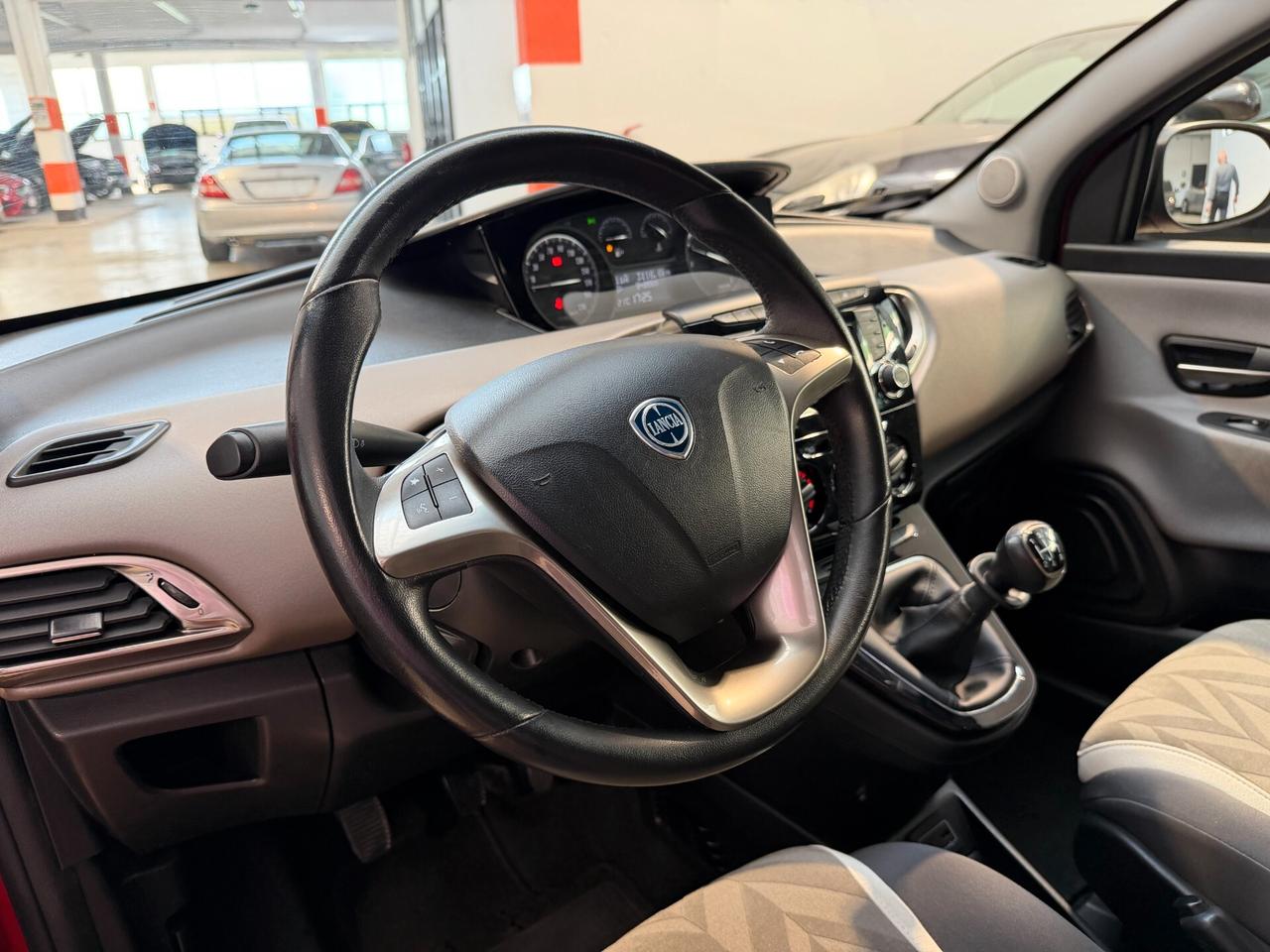 Lancia Ypsilon 1.2 Platinum UNICOPROPRIETARIO-NEOPATENTATI