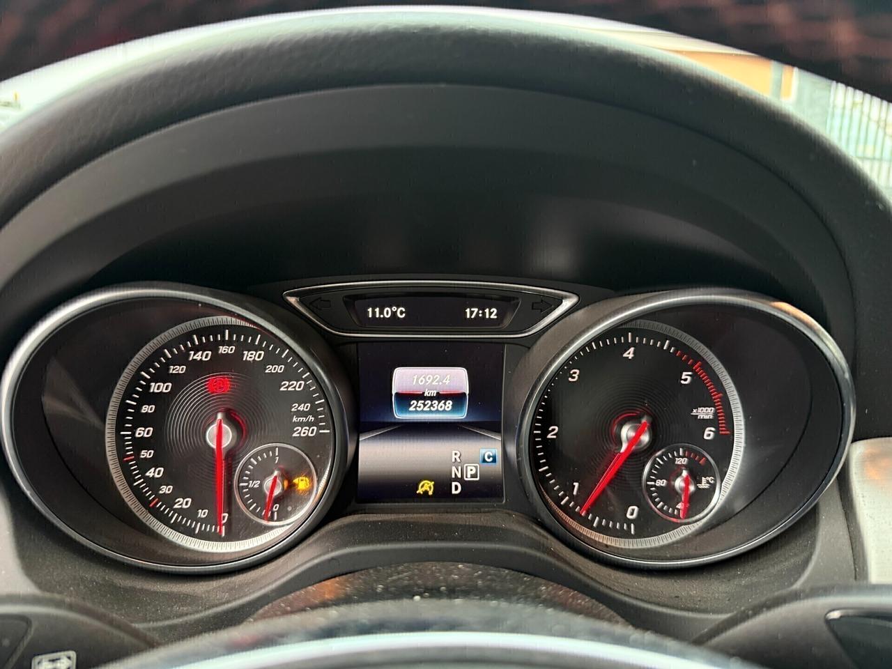 Mercedes-Benz CLA 200 Shooting Brake d Premium 4matic EURO 6