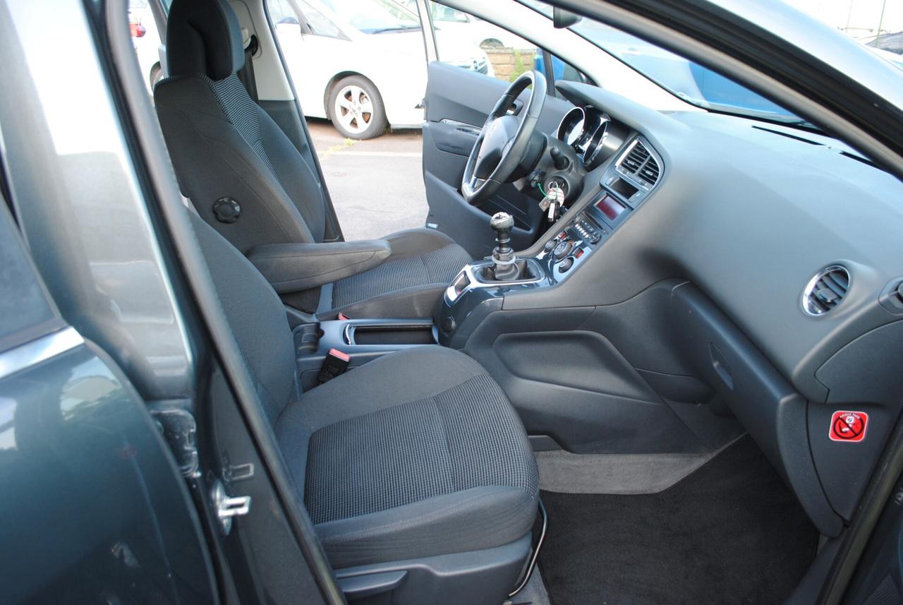 PEUGEOT 5008 1,6 HDI 114 CV