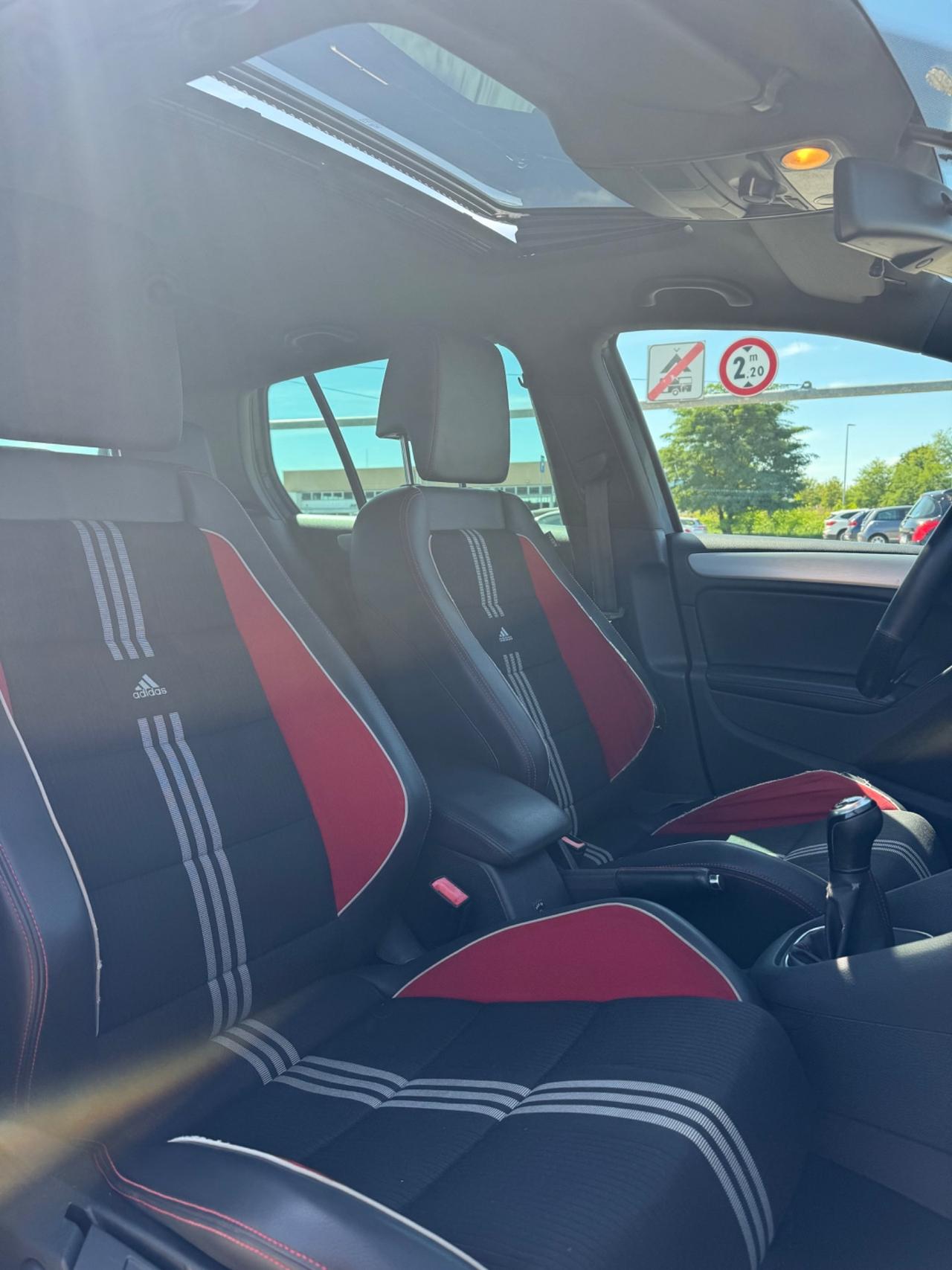 Volkswagen Golf GTI 2.0 TSI 5p.