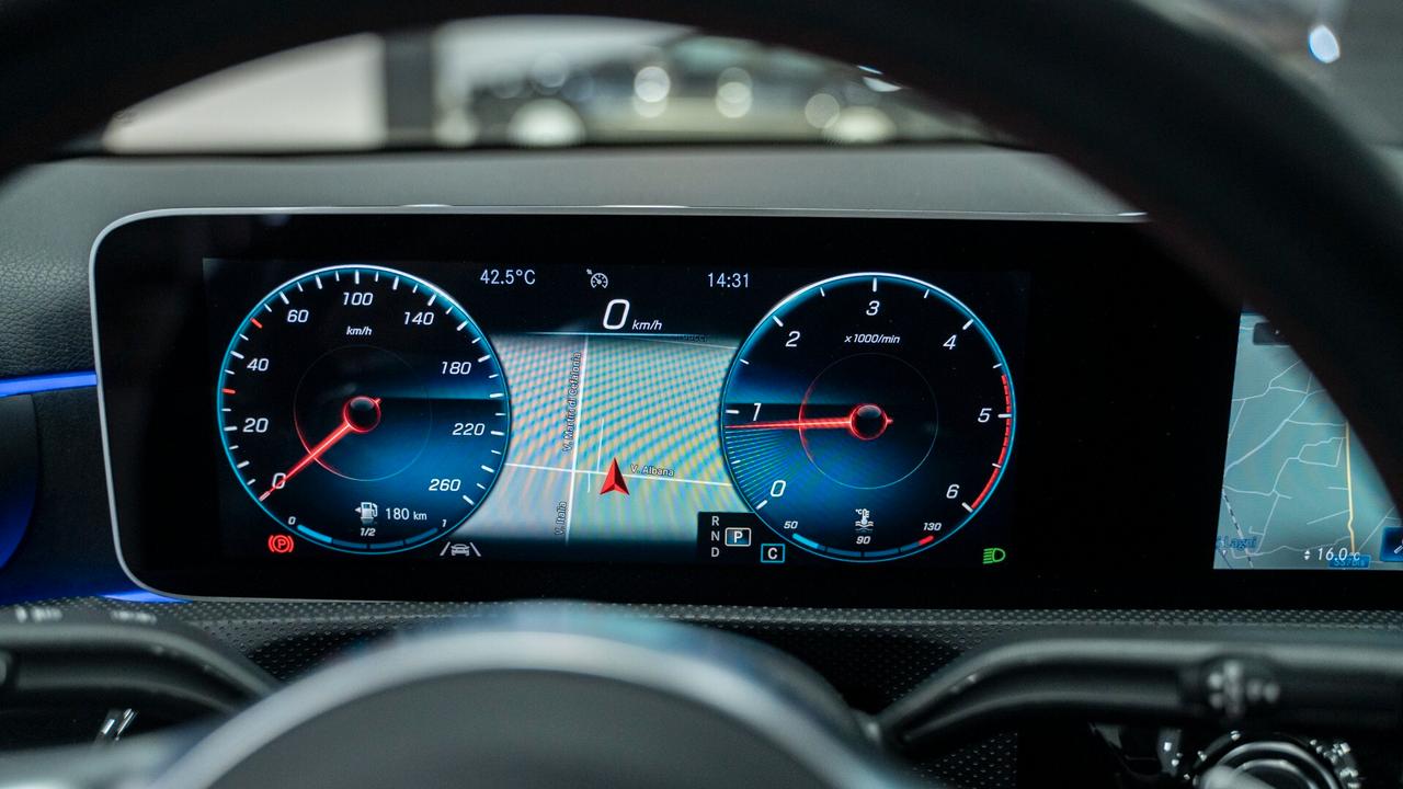 Mercedes-benz A 180 D PREMIUM PLUS AMG TETTO PACK LUCI MULTIBEAM FULL OPTIONAL